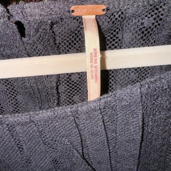 Free People Jocelyn Small Black Mesh
Tunic Swiss Dot Pleated White - Picture 9 of 9